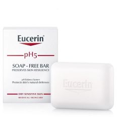 Eucerin ph5 nealkalni sapun, u pakovanju od 100gr, namenjen je nežnom čišćenju osetljive kože. Za lice i za telo, čak i kod osoba koje ne podnose sapune.